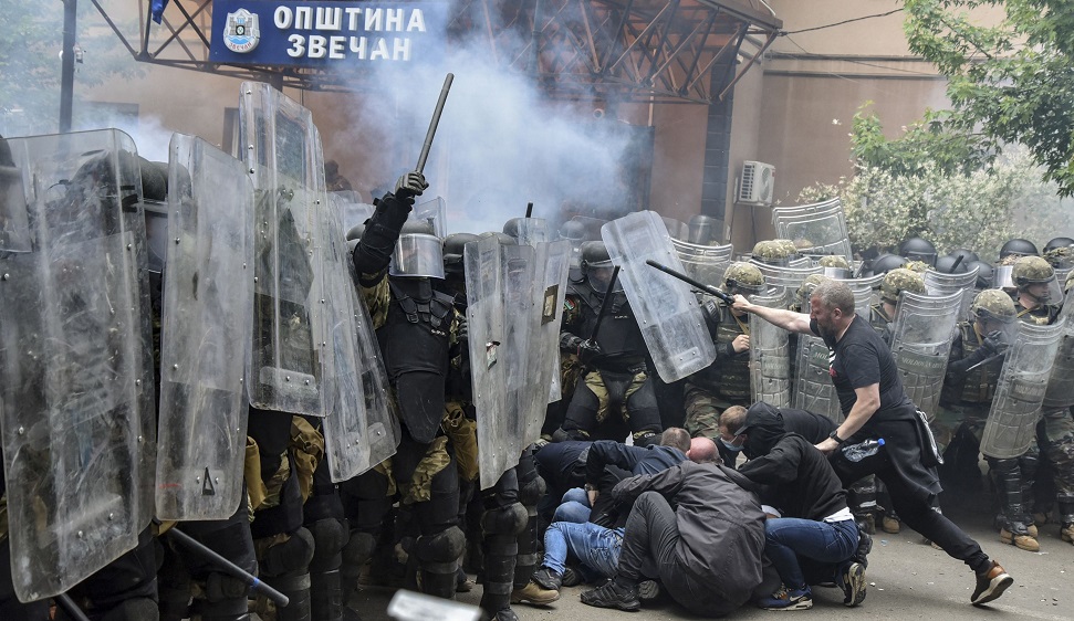 Vijojne protestat ne veri, Lista Serbe perserit kushtet